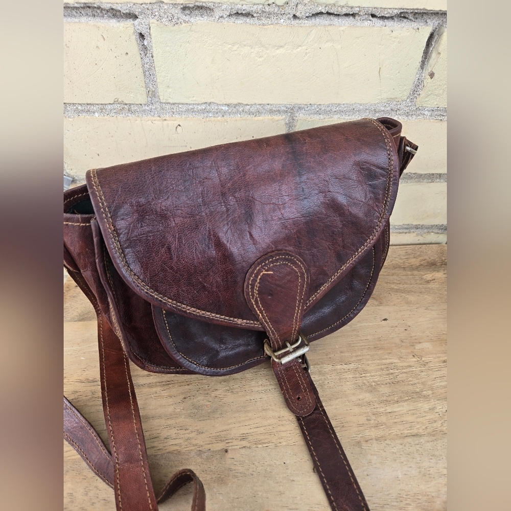 Vintage Style Leather Satchel - Picture 12 of 13